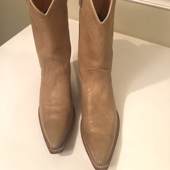 Frye Shoes - FRYE boots, tannish color in great condition.